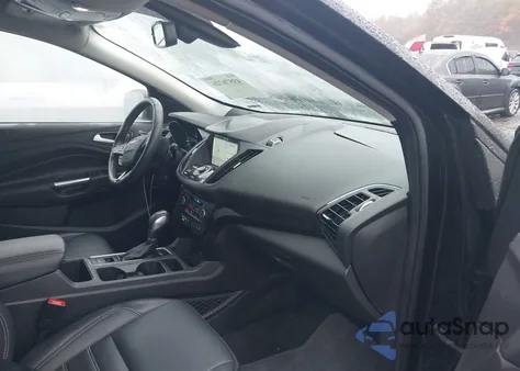 2019 Ford Escape Titanium z USA, uszkodzony, nr VIN 1FMCU9J93KUB18165